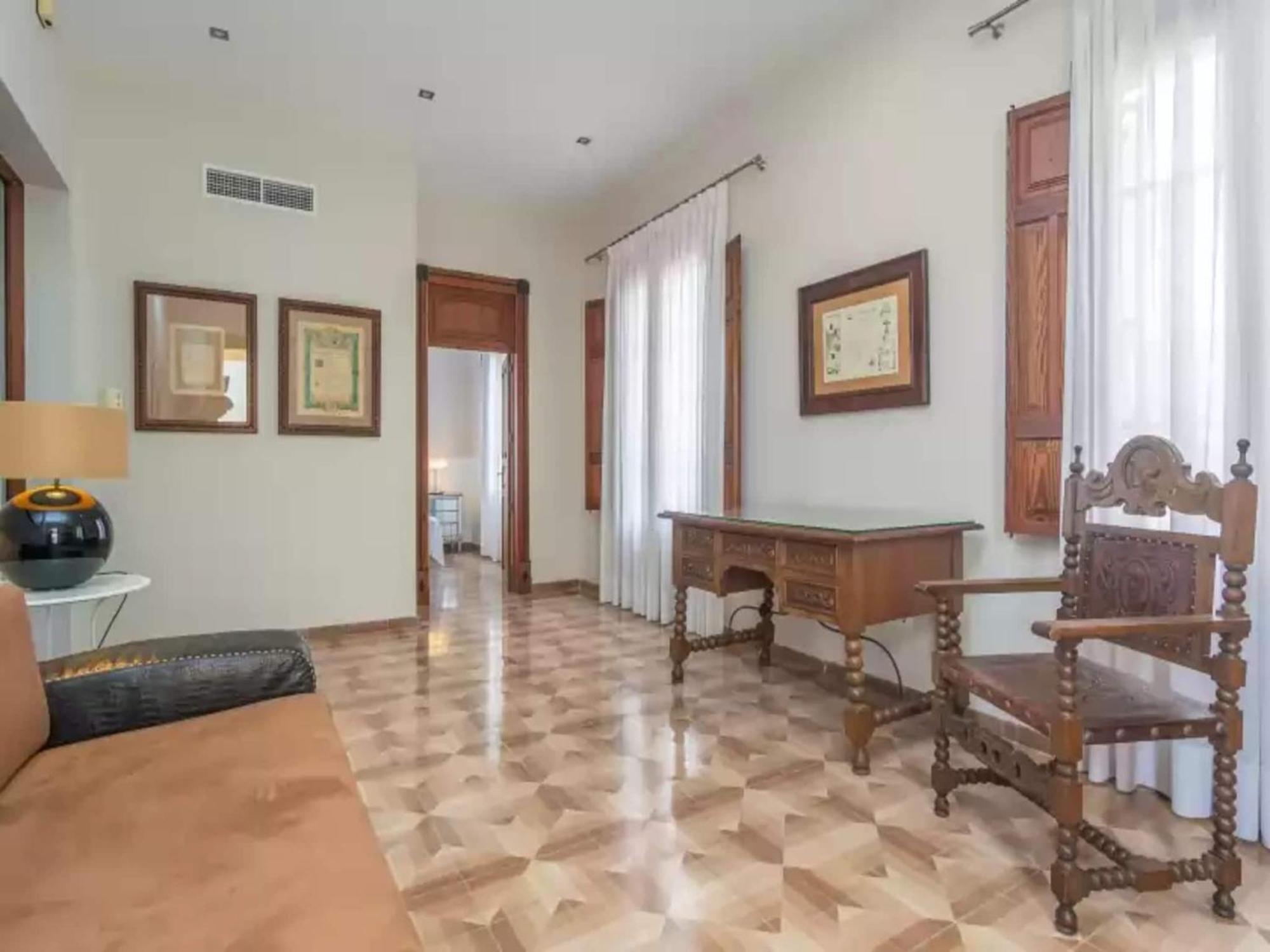 Villa With Private Pool In Llubí
